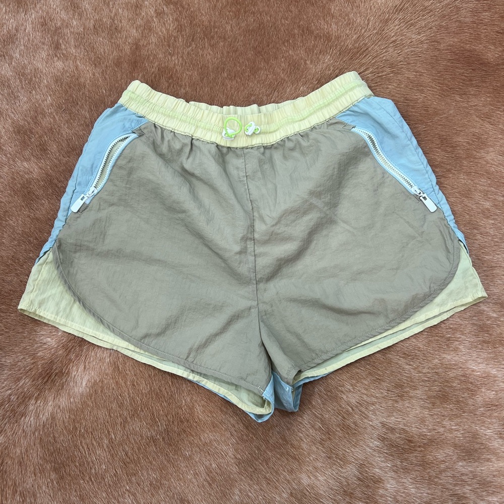 Zara Women's Athletic Shorts in Khaki and Blue